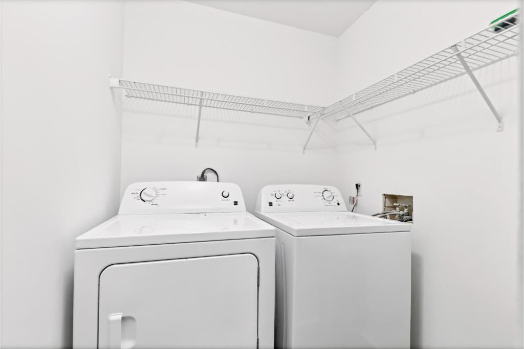 Scenic And Vibrant 1Br With Balcony Gym Pool Lägenhet Bradenton Exteriör bild