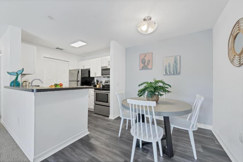 Scenic And Vibrant 1Br With Balcony Gym Pool Lägenhet Bradenton Exteriör bild