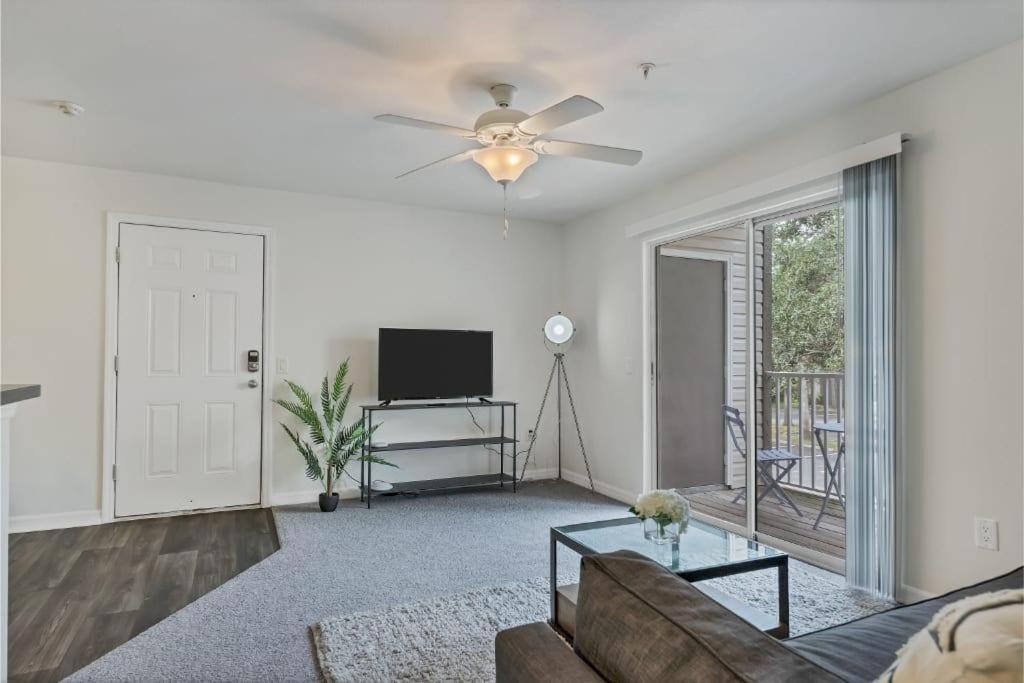 Scenic And Vibrant 1Br With Balcony Gym Pool Lägenhet Bradenton Exteriör bild