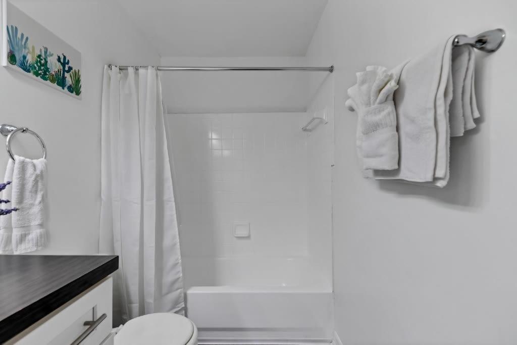 Scenic And Vibrant 1Br With Balcony Gym Pool Lägenhet Bradenton Exteriör bild